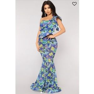 One shoulder dress